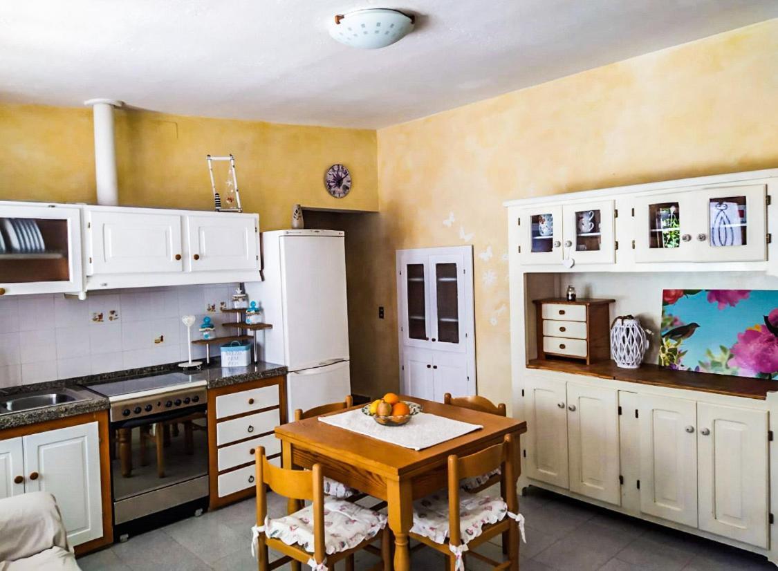 Апартаменти Casa Maddalenina Con Giardino, Vicino Al Mare! Ла-Маддалена Екстер'єр фото