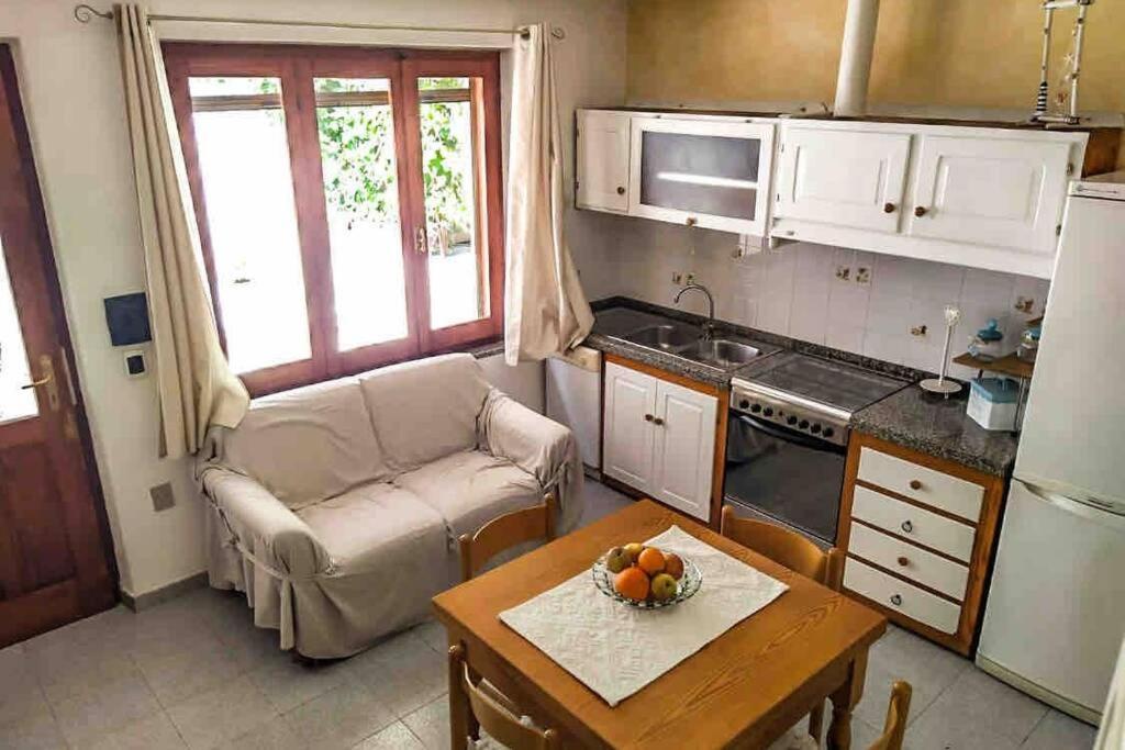 Апартаменти Casa Maddalenina Con Giardino, Vicino Al Mare! Ла-Маддалена Екстер'єр фото