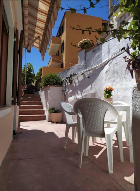 Апартаменти Casa Maddalenina Con Giardino, Vicino Al Mare! Ла-Маддалена Екстер'єр фото